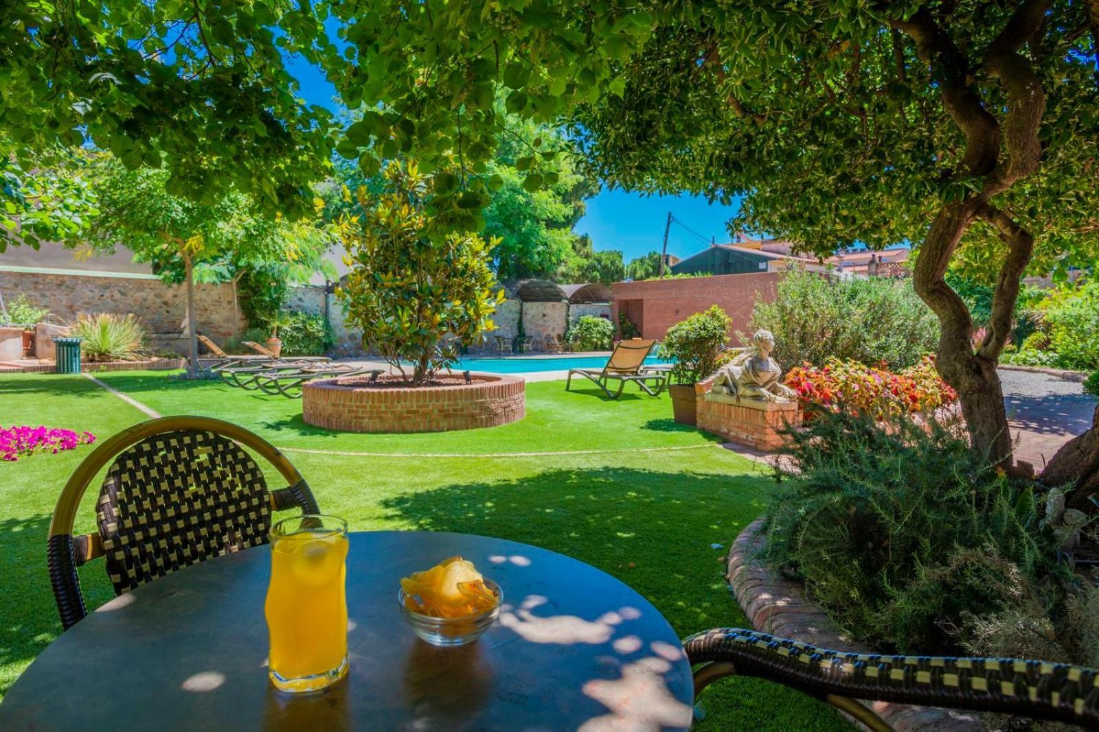 Apartaments Suites Sant Jordi Montbrió del Camp Eksteriør billede