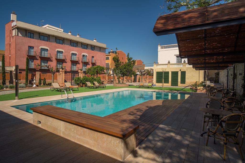 Apartaments Suites Sant Jordi Montbrió del Camp Eksteriør billede
