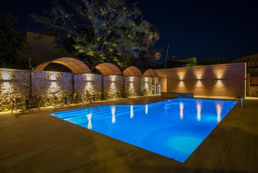 Apartaments Suites Sant Jordi Montbrió del Camp Eksteriør billede
