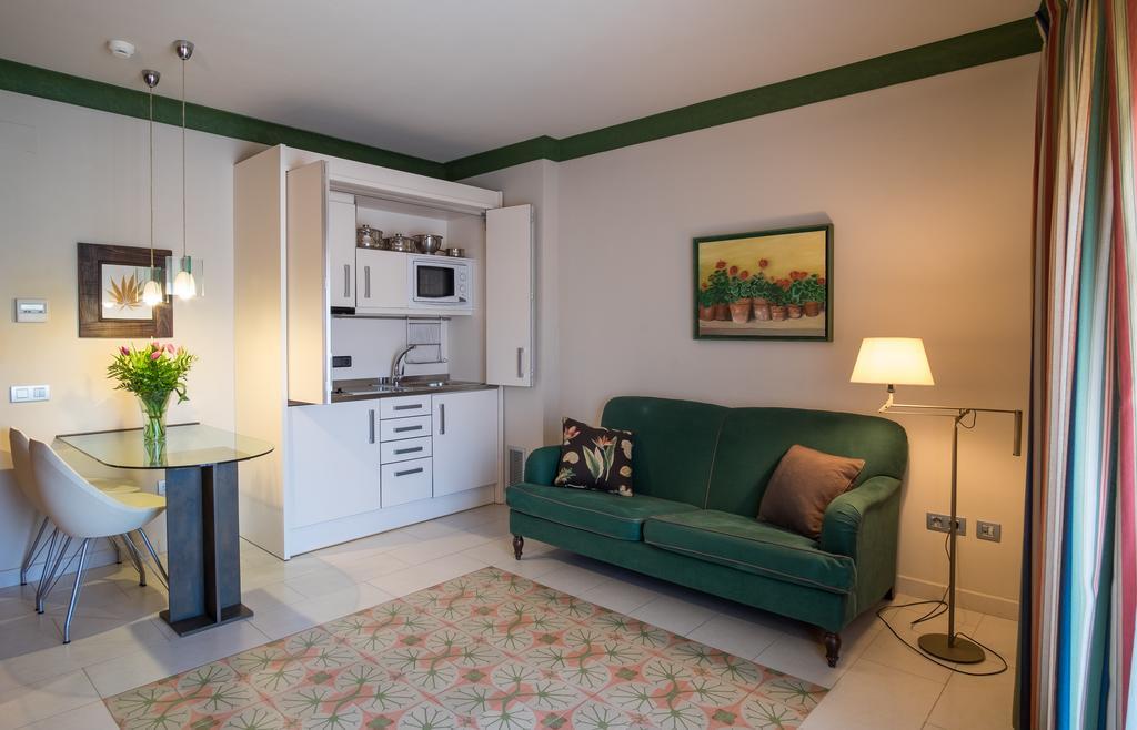 Apartaments Suites Sant Jordi Montbrió del Camp Eksteriør billede