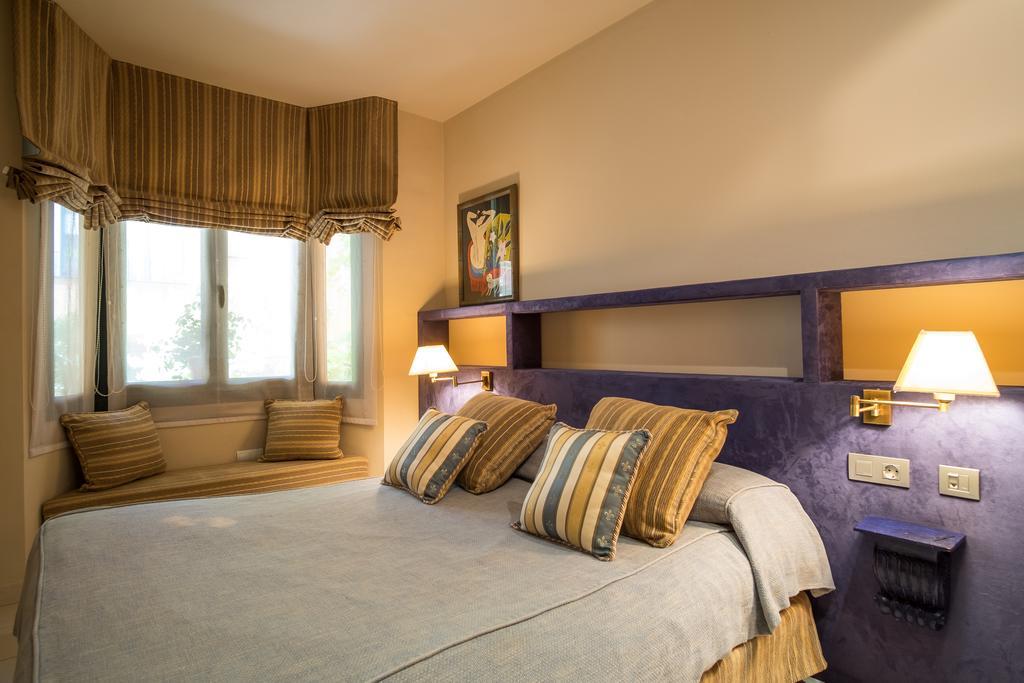 Apartaments Suites Sant Jordi Montbrió del Camp Eksteriør billede