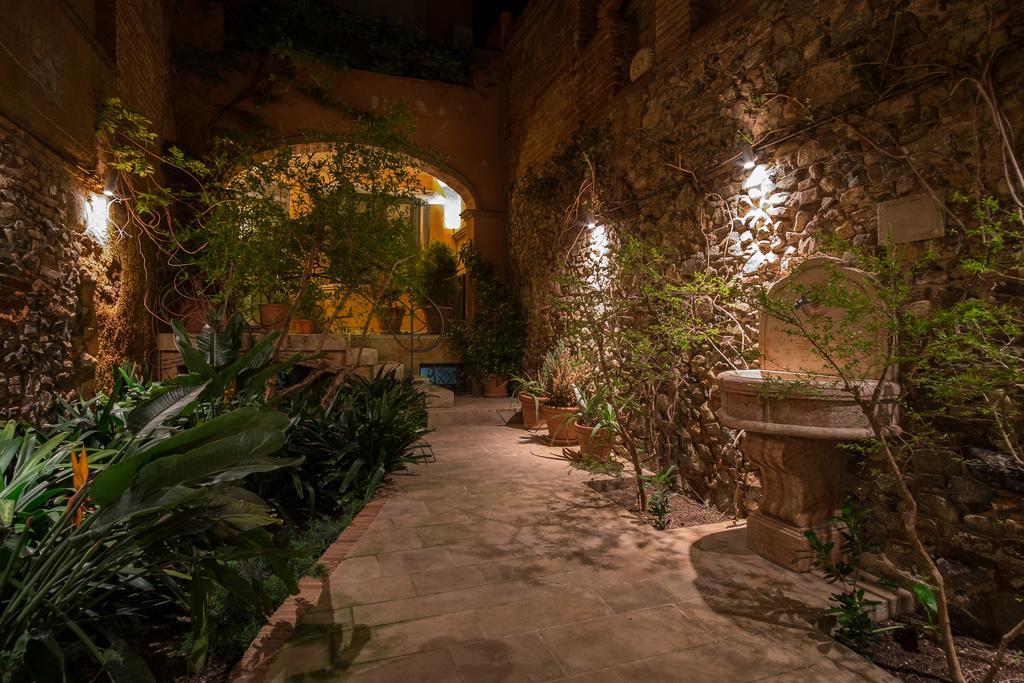 Apartaments Suites Sant Jordi Montbrió del Camp Eksteriør billede