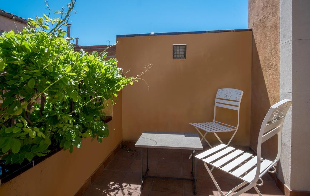 Apartaments Suites Sant Jordi Montbrió del Camp Eksteriør billede