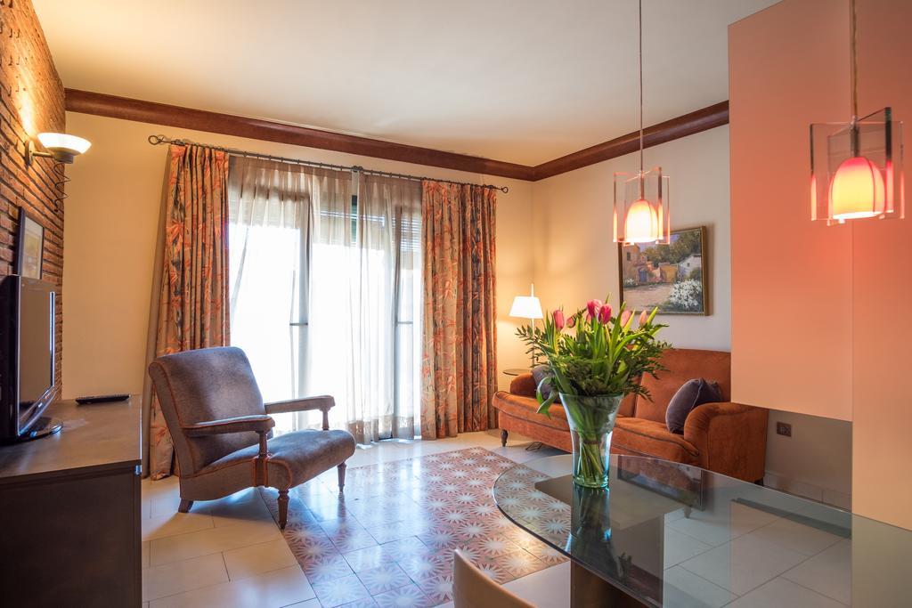 Apartaments Suites Sant Jordi Montbrió del Camp Eksteriør billede
