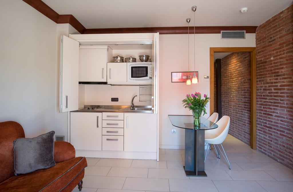 Apartaments Suites Sant Jordi Montbrió del Camp Eksteriør billede